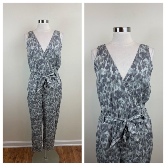Cloth & Stone Gray Camouflage Animal Print Jumpsuit Women Size Medium New - Picture 1 of 9